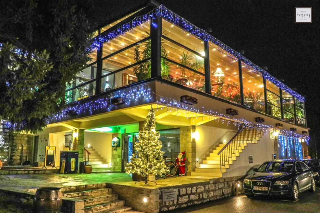 דימיטרובגארד Hotel Happy מראה חיצוני תמונה
